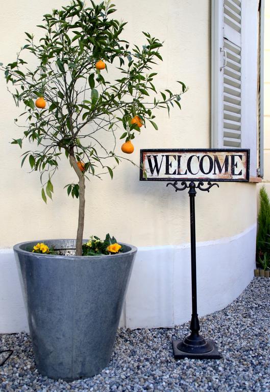 Aux 3 Lits Qui Chantent - Au Village Vence Exterior photo